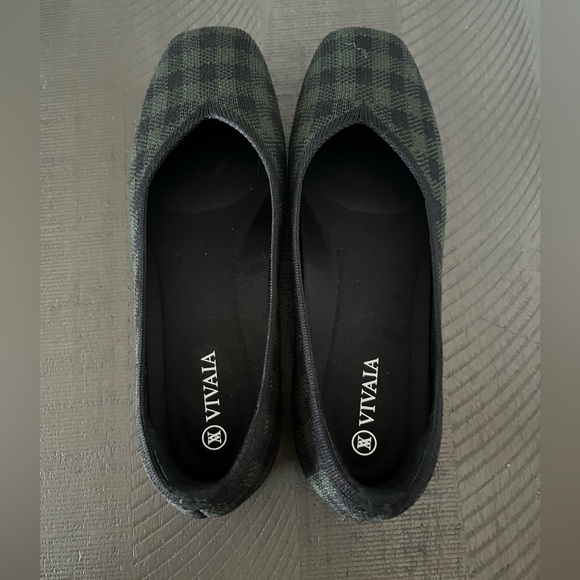 Vivaia Like New!!!Women’s Black and Olive Check Slip-On Ballet Flats - Picture 3 of 4